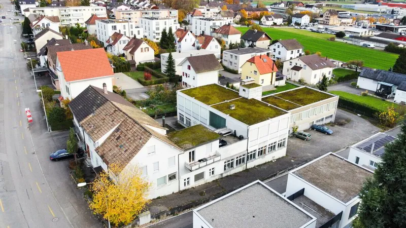 Renditestarkes Immobilienpaket mit Bewilligung für Wohnumbau - Photo 4