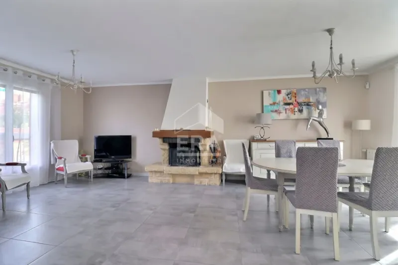 Maison de charme avec dépendance - Photo 3