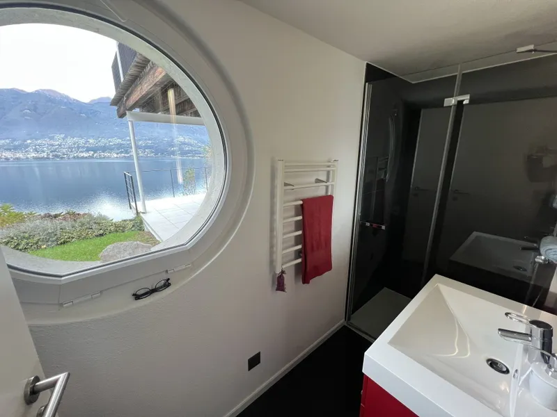 Schönes 5,5-Zimmer-Einfamilienhaus mit Terrasse, Garten und schönem Seeblick - Photo 4