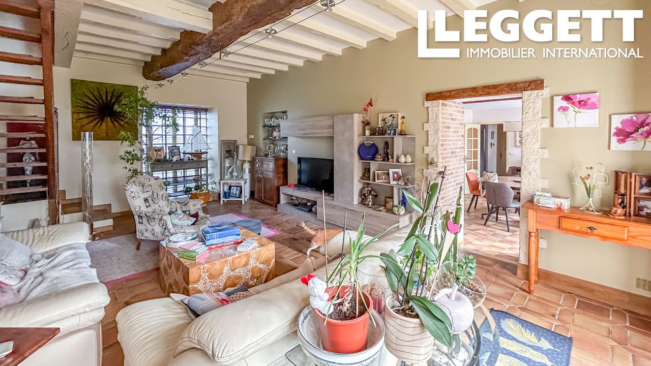 Saint Léon sur l'Isle : Maison familiale de ville sur 2 niveaux