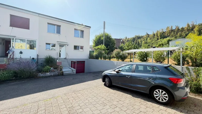 Grosszügiges Einfamilienhaus mit Garage & viel Platz - Photo 3