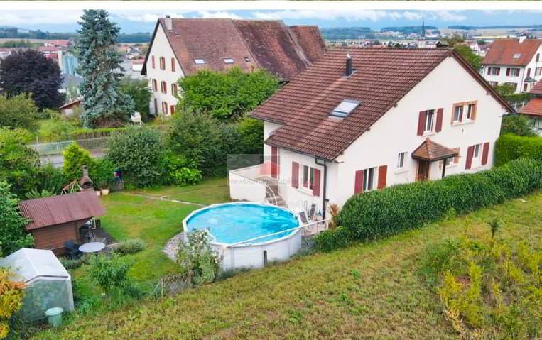 Spacious 4.5 Room Apartment in Payerne