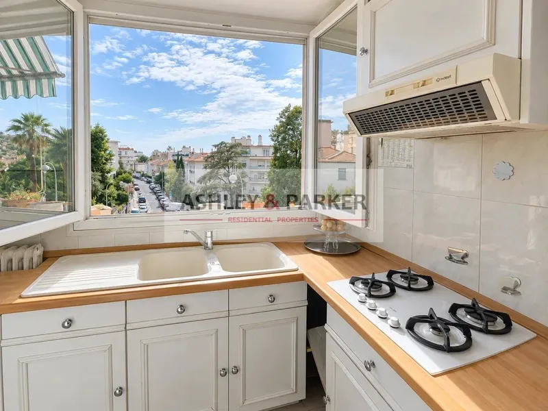 Nice – Cimiez | 2 pièces transformable en 3 pièces, balcon SUD, vue dégagée - Photo 5