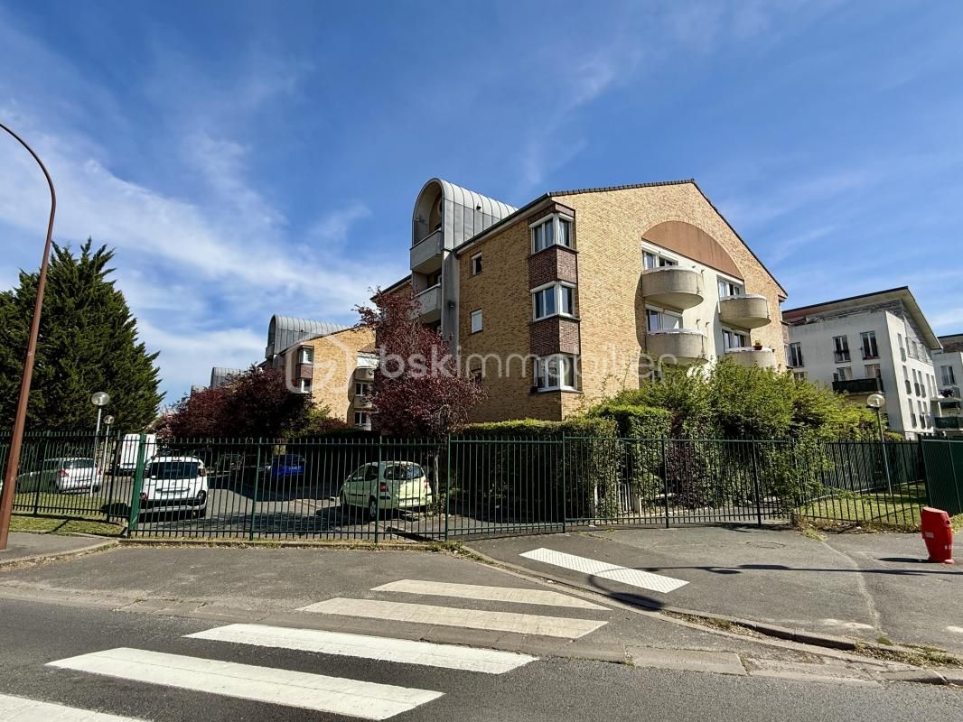 F3 72M2 AVEC 2 BALCONS + BOX