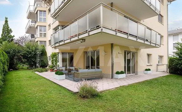 4.5 Zimmerwohnung mit 125 m² grossem Gartenanteil in Einsiedeln zu ... - Photo 2