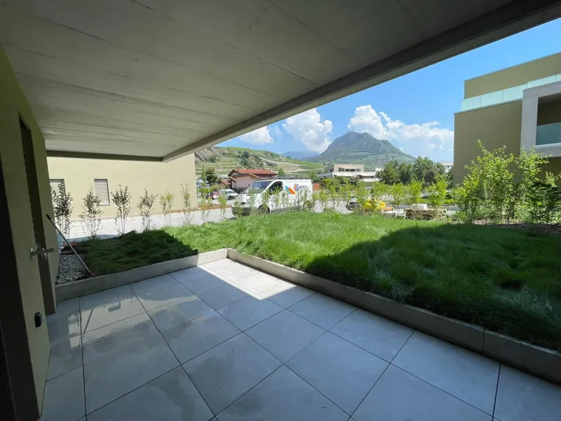 Nouveau à Uvrier, magnifique Rez de jardin avec pelouse privative - Photo 3