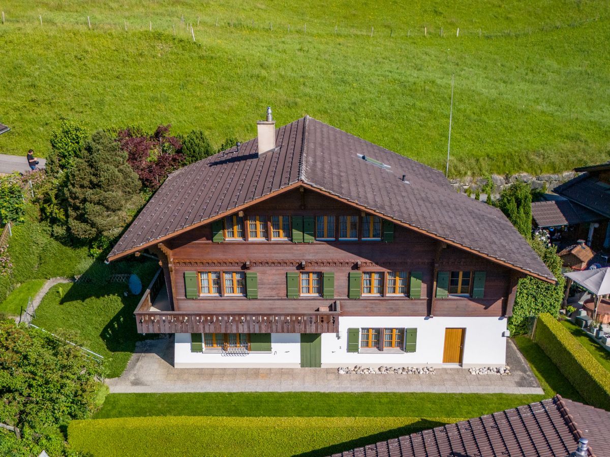 Chalet mit 3 Wohnungen