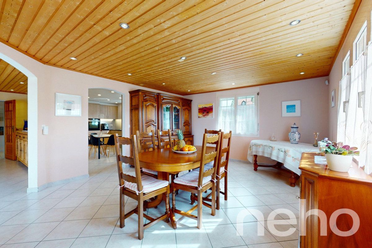 Grande maison familiale en excellent état d'entretien à Porsel