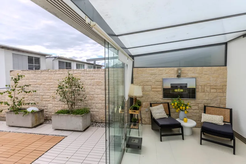 ATTRACTIVE LIVING SPACES SPANNING FOUR LEVELS IN LYSS - Photo 5