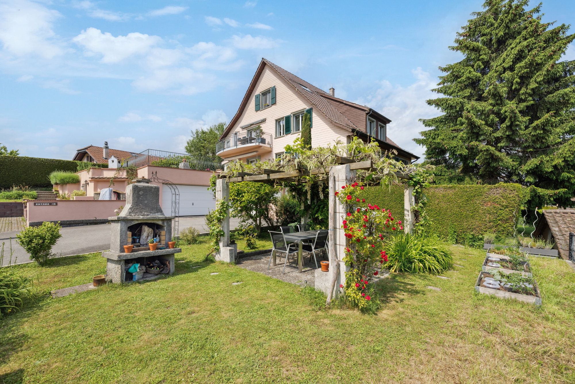 Deux magnifiques appartements en un seul lot PPE avec vue imprenable !