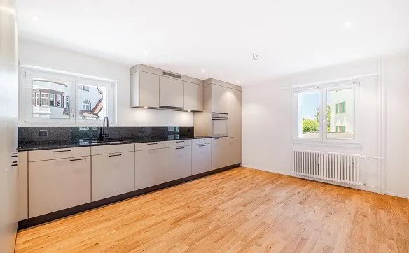 Frisch saniert, zentral gelegen - Ihr neues Zuhause wartet! - Photo 3