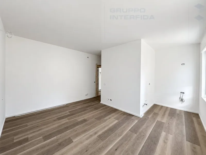 INTERO PIANO DI 7 UNITÀ RISTRUTTURATE PRONTE DA LOCARE - Photo 3
