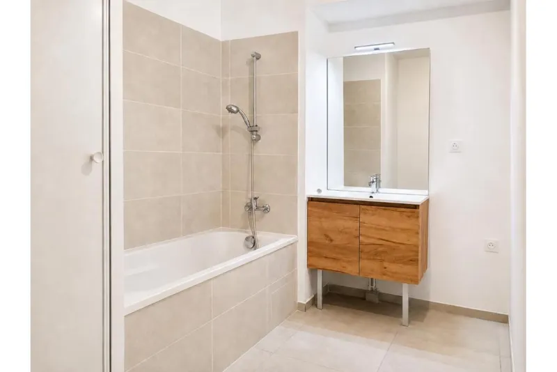 Appartement T3 de 71m² à TOULON - Photo 5