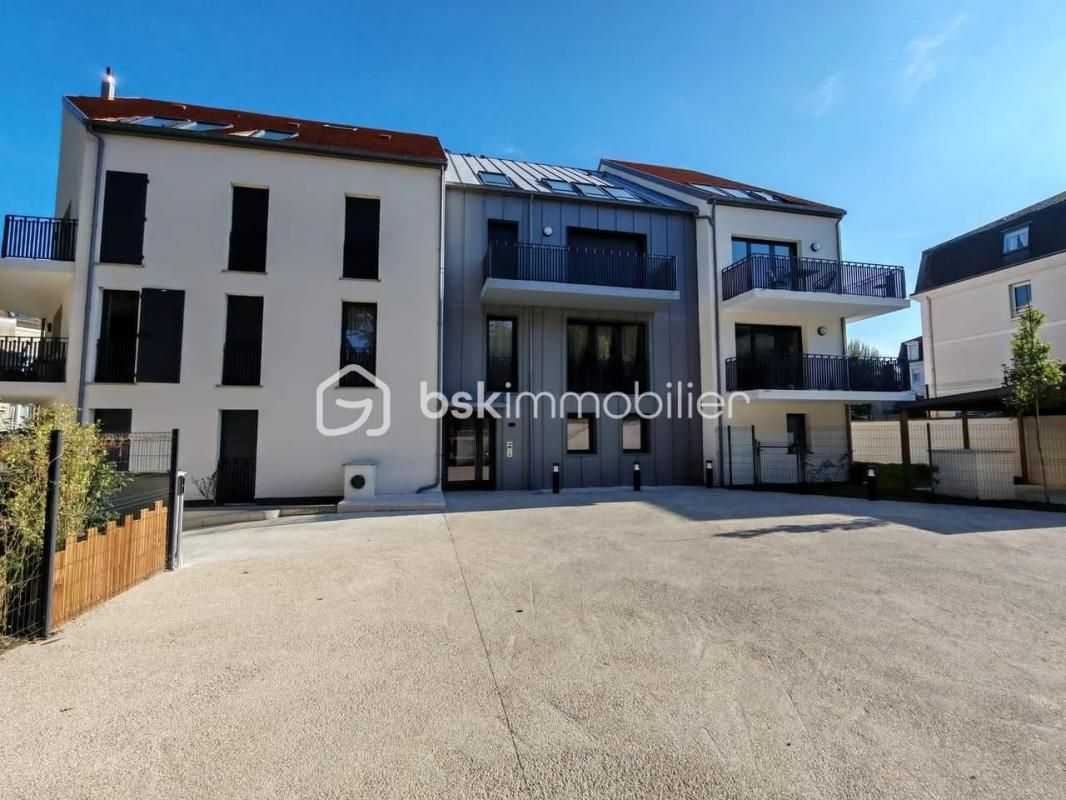 APPARTEMENT AVEC JARDIN