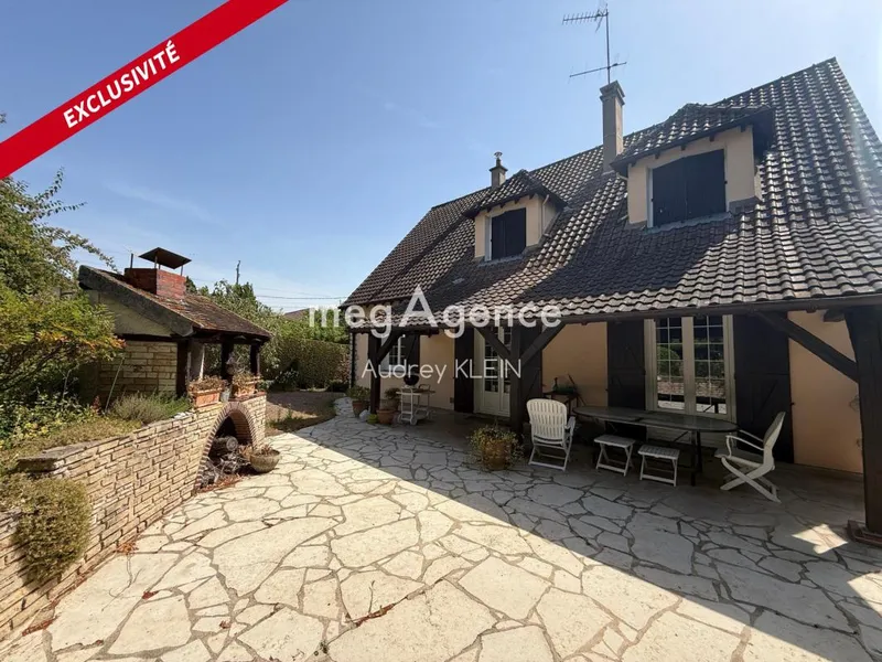 Maison familiale de 170 m², 4 chambres, sous-sol total et terrain de 3 200 m² avec 2 garages - Photo 2