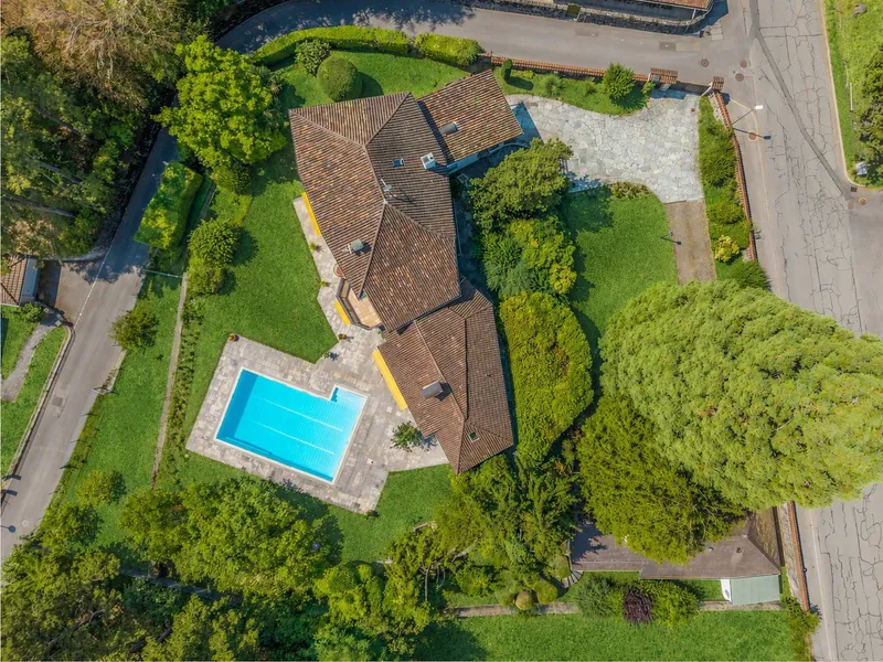 MAISON DE MAÎTRE AVEC PISCINE, VUE LAC & APPARTEMENT INDÉPENDANT - Photo 3