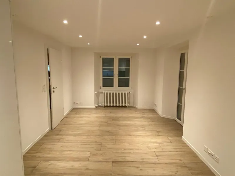 Moderne 2.5 Zimmer-Wohnung mit grosser Terrasse - Photo 3