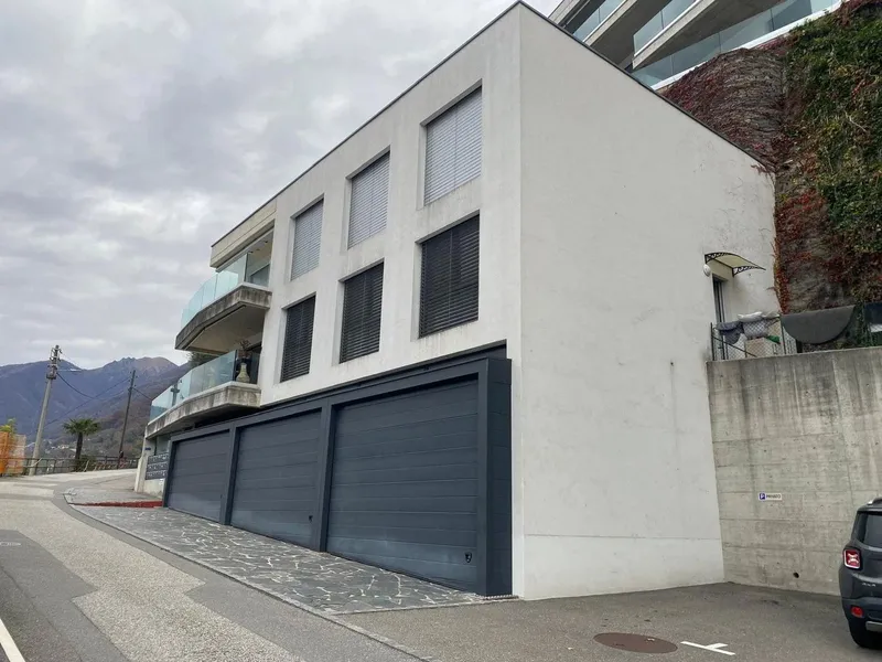 Splendido appartamento di 4.5 locali a Gordola con vista panoramica - Photo 2