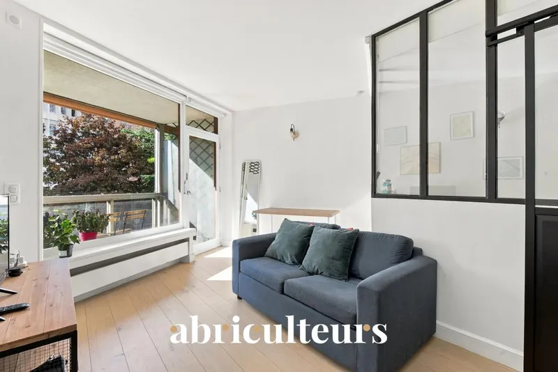 Paris 15e – Studio avec coin nuit et balcon-loggia proche de la tour Eiffel - Photo 3