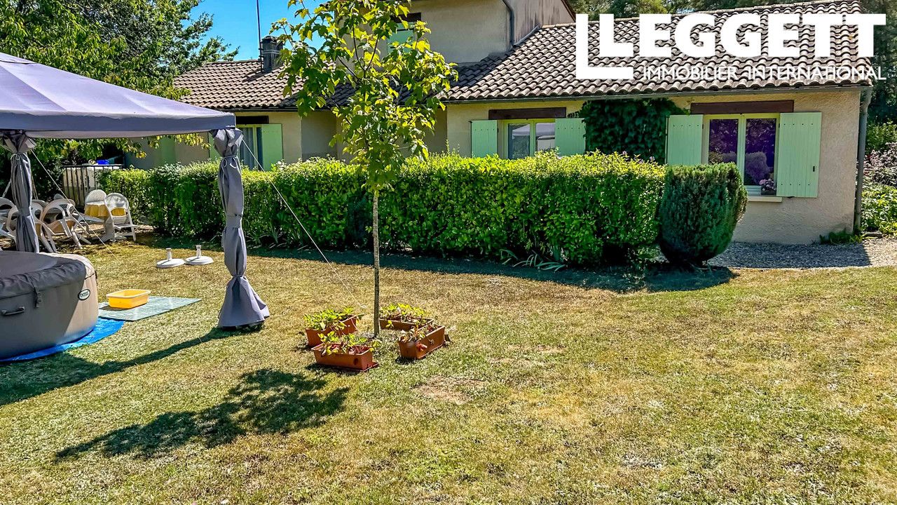 Belle maison de plain pied au calme avec parcelle de 800 m² constructible