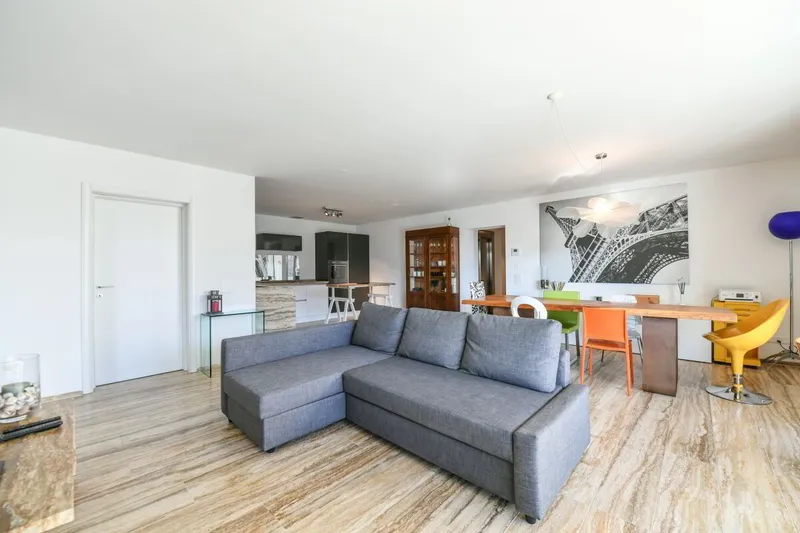 Bellissimo 3.5 locali moderno con parziale vista lago - Photo 2