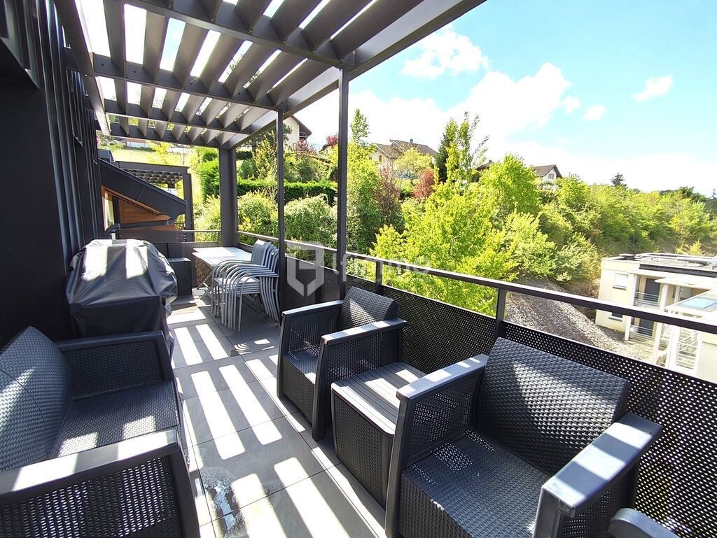 Récent appartement 4 pièces en dernier étage avec terrasse