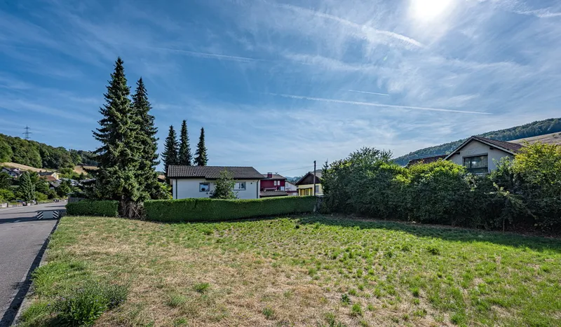571 M2 OF BUILDING LOT WITH ATTRACTIVE NEW CONSTRUCTION POTENTIAL IN BUBENDORF - Photo 5