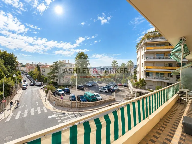 Nice – Cimiez | 2 pièces transformable en 3 pièces, balcon SUD, vue dégagée - Photo 3