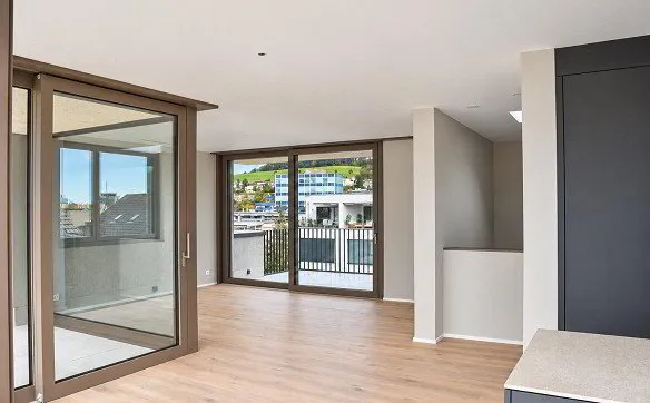 Erstvermietung – Moderne 3.5-Zimmer-Attika-Maisonettewohnung - Photo 3