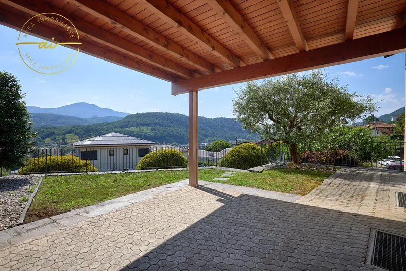 VILLA MIT SEPARATEM BÜRO UND WUNDERVOLLEN GARTEN - Photo 2