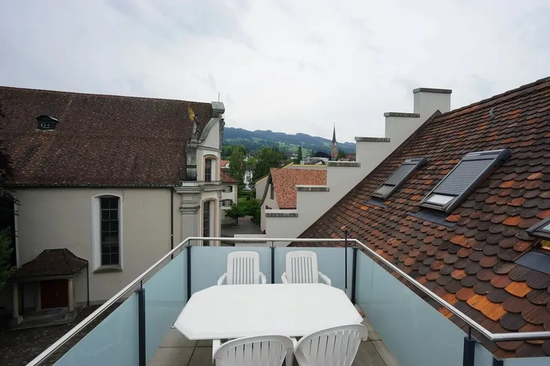 Charmante 1-Zimmer-Wohnung mit Balkon und schöner Aussicht in Rorschach - Photo 2