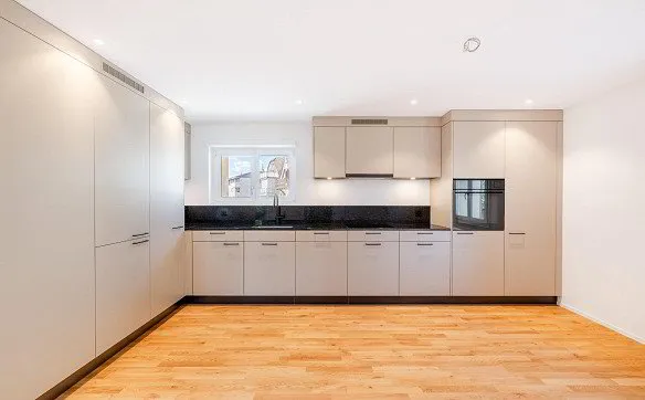 Frisch saniert, zentral gelegen - Ihr neues Zuhause wartet! - Photo 2