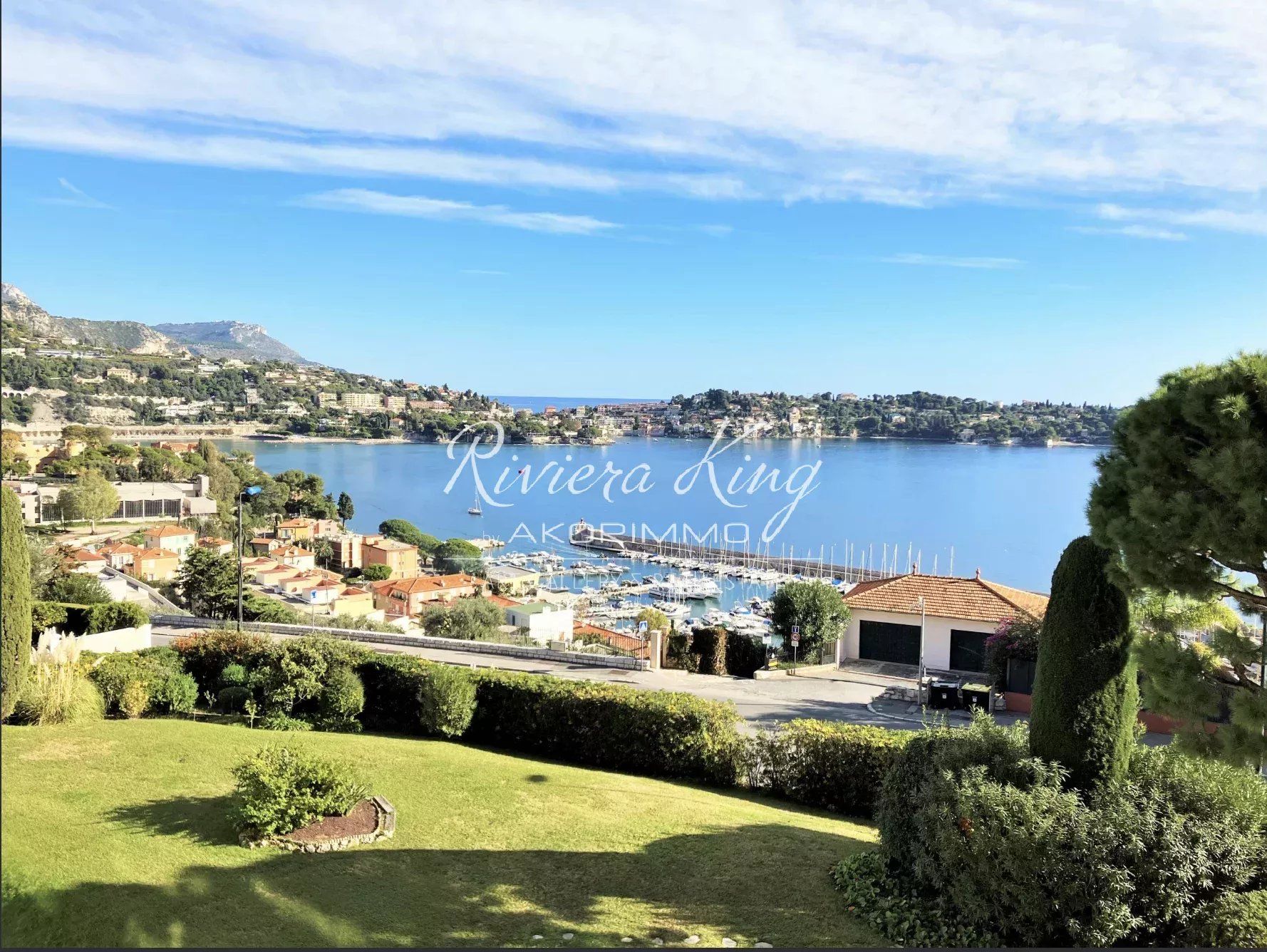 Villefranche-sur-Mer – Magnifique appartement 3P avec vue mer, piscine, parking et cave