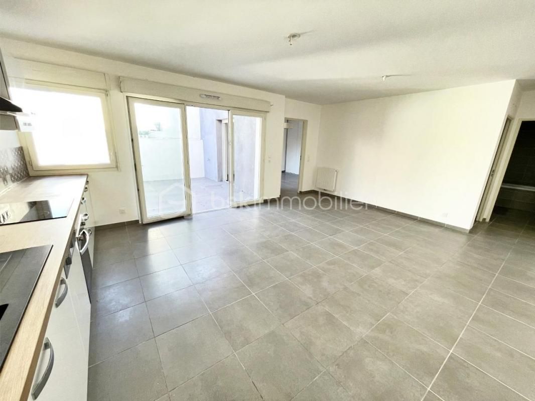 Appartement de type 4 récent avec terrasse et box privatif à Martigues Jonquière