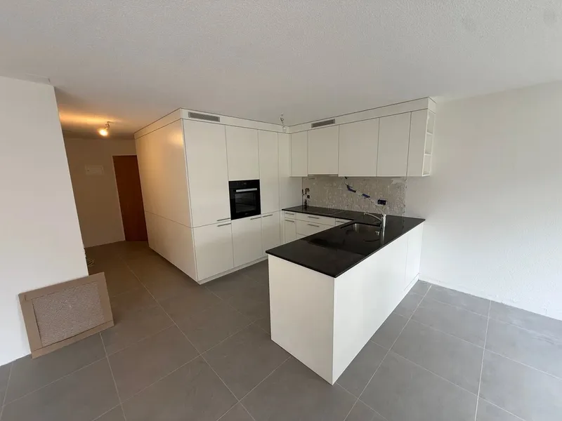 Appartement lumineux de 4.5 pièces avec balcon à Corcelles - Photo 3