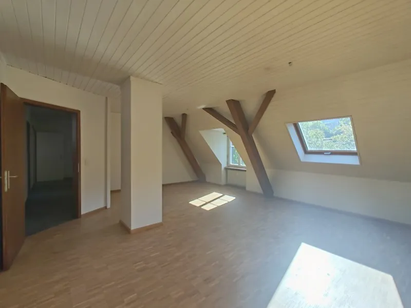 Frisch renovierte 4-Zimmer-Maisonette mit Birsblick in Grellingen - Photo 2