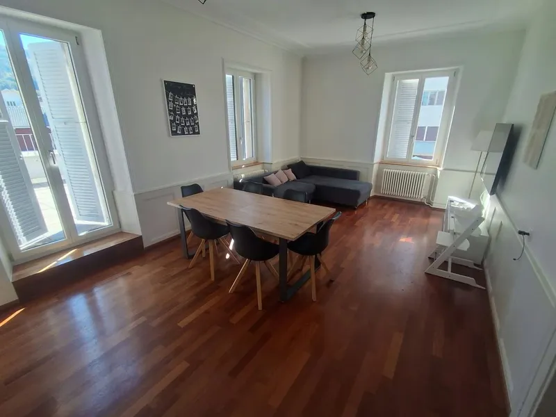 Bel appartement de 4,5 pièces au 1er étage - Photo 2