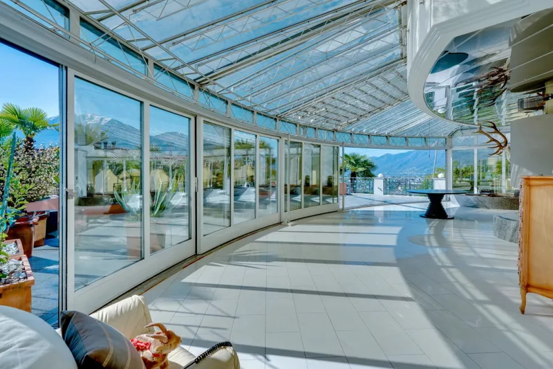 Grosszügige Terrassenwohnung mit mediterranem Flair in Muralto - Photo 2