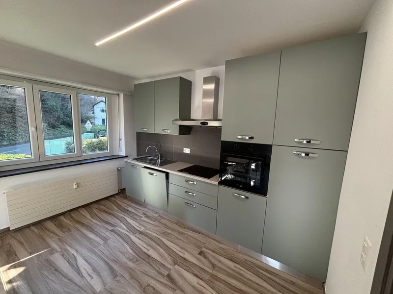 Elegante, renovierte 4-Zimmer-Wohnung in einer Doppelhaushälfte / 4-Zimmer-Wohnung in einer Doppelhaushälfte - Photo 4