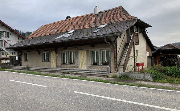 Bauernhaus mit drei Wohnungen - Idylle im Emmental