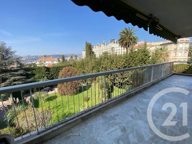 Appartement à louer, 4 pièces, Nice
