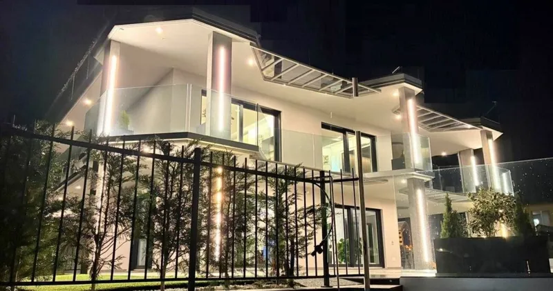 Villa de 6.5 pièces en vente à Miglieglia - 390 m² - Photo 4