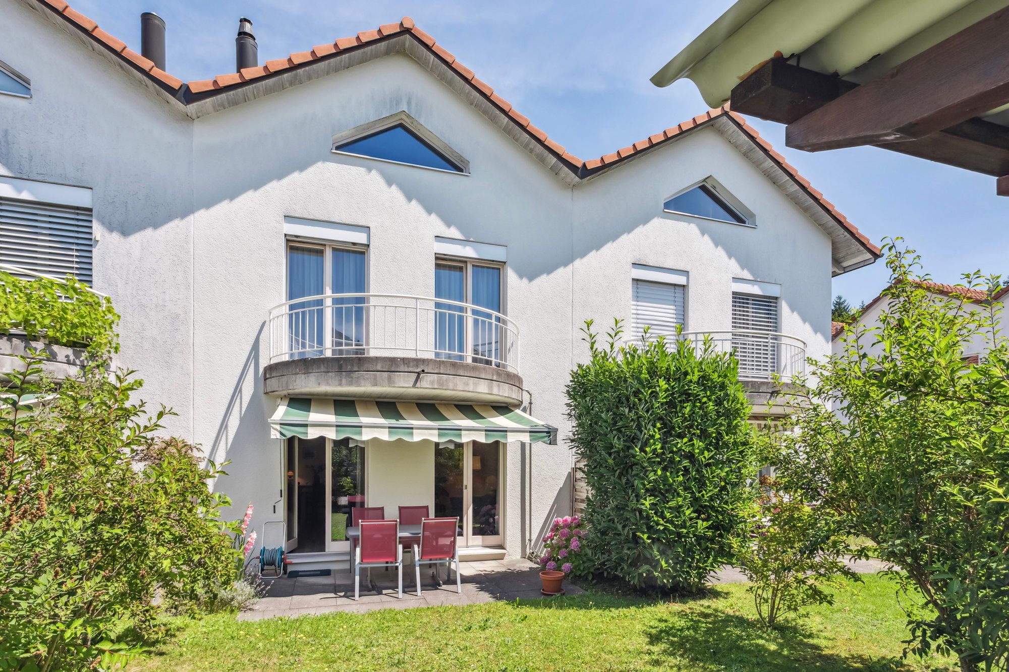 Jolie maison familiale dans un quartier en impasse et lisière de forêt