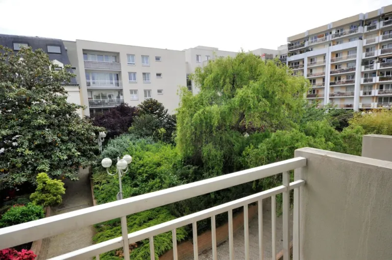 COLOCATION Clichy Centre!!! 1 chambre dans un 3 pièces 70 m² meublé - Photo 4
