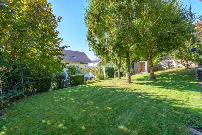 La Rippe lumineux rez-de-jardin de 3,5 pièces avec fort potentiel - Photo 2