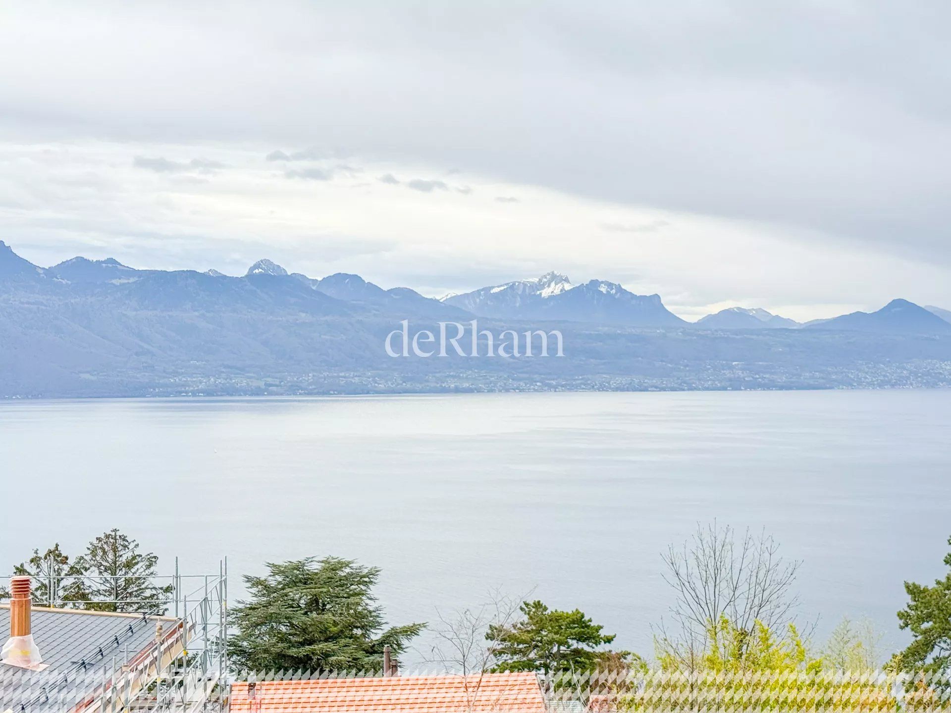 Duplex de 5,5 pièces en construction avec jardin et vue sur le Léman