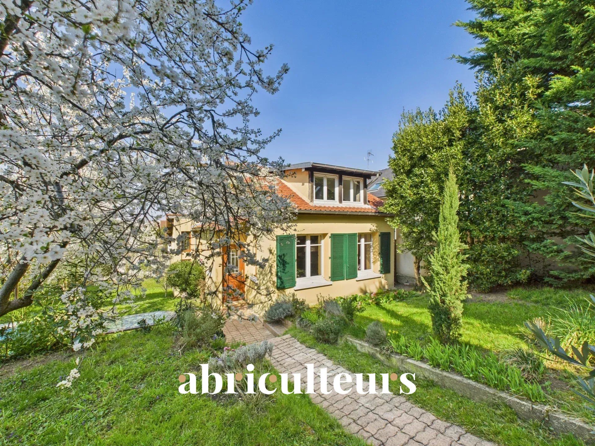 RUEIL MALMAISON - VENTE CHARMANTE MAISON AVEC JARDIN SANS VIS-A-VIS