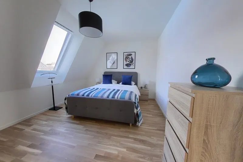 Newly renovated 75 m² 2-bedroom apartment - Photo 3