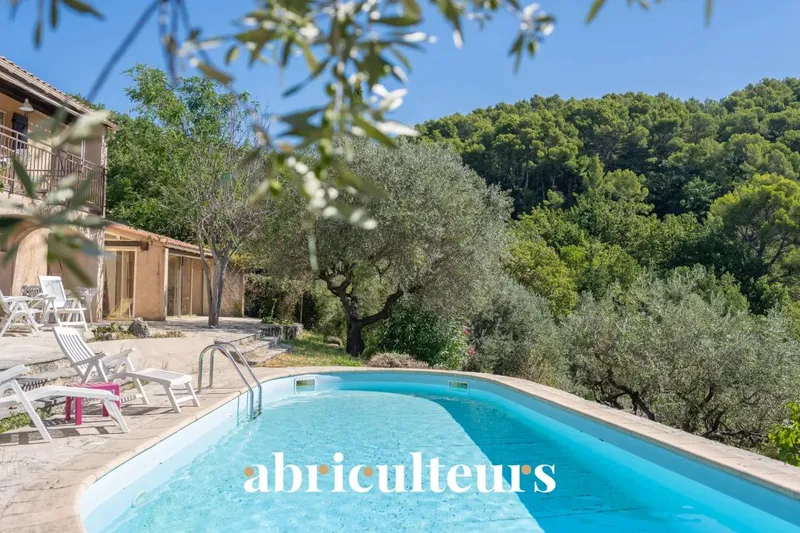 Maison familiale à fort potentiel de 150 m² – Vue panoramique – Piscine et jardin arboré – Seillans - Photo 3