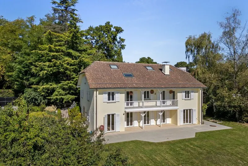 Espace et élégance pour cette propriété de 12 pièces aux portes de Genève - Photo 2